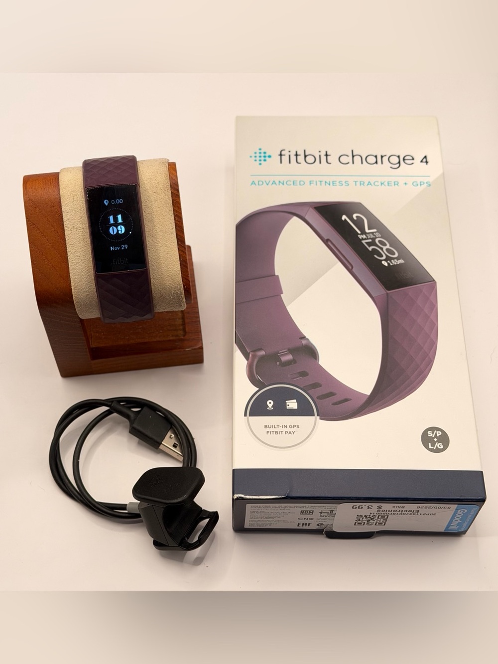 Fitbit Charge 4, excellent, Tested, Full set, Charger, Manuals, purple